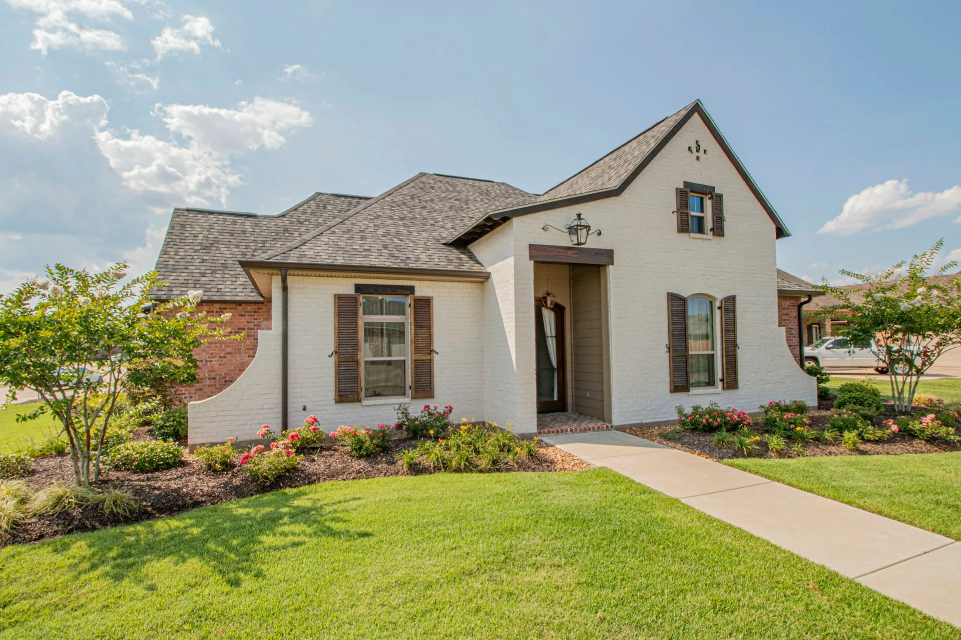 Real Estate Listing Notification App: Why Push Beats Email for Your Clients